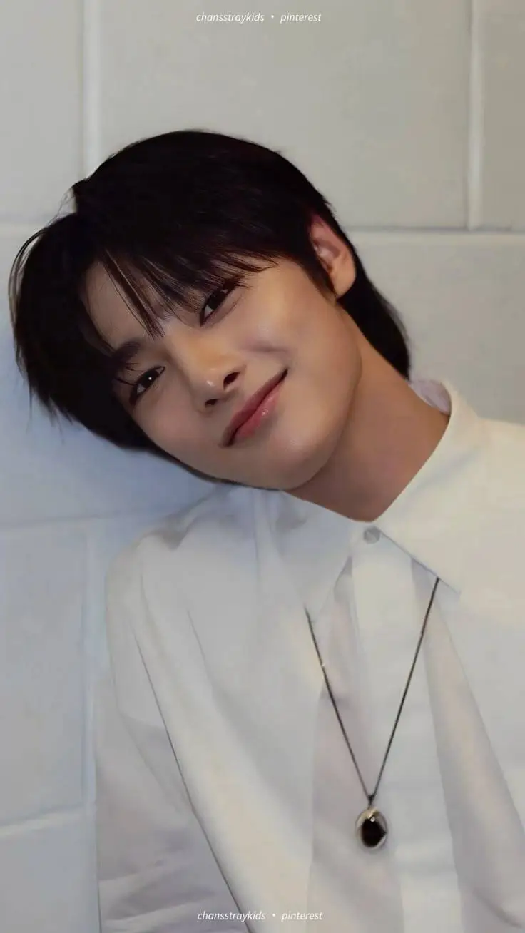 ai character: ♥︎|\𝕁𝔼𝕆ℕ𝔾𝕀ℕ/|♥︎ background