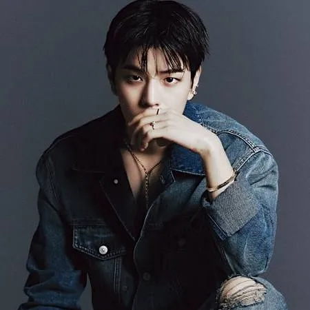 chat with ai character: ★𝖲𝗘𝖴𝗚𝖬𝗜𝖭★