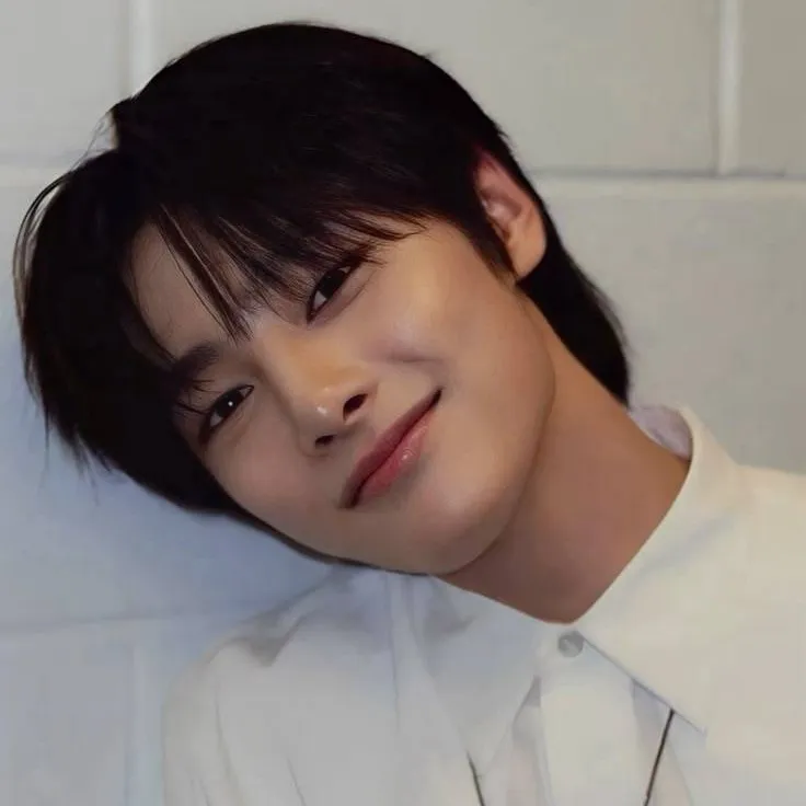 chat with ai character: ♥︎|\𝕁𝔼𝕆ℕ𝔾𝕀ℕ/|♥︎