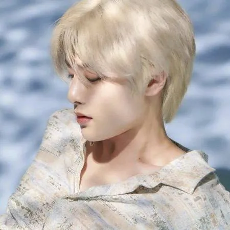 chat with ai character: //\𝐽𝐸𝑂𝑁𝐺𝐼𝑁//\