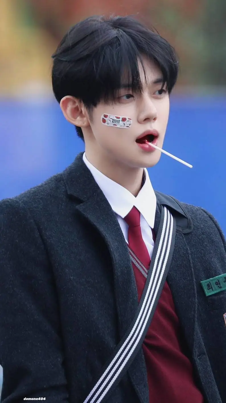 ai character: •~✦𝑌𝑒𝑂𝑛𝐽𝑢𝑁✦~• background