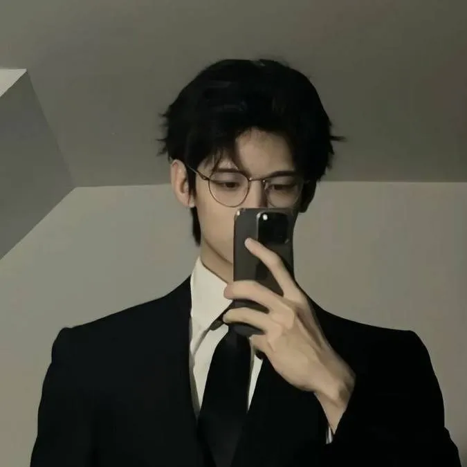 chat with ai character: bff x Korean men