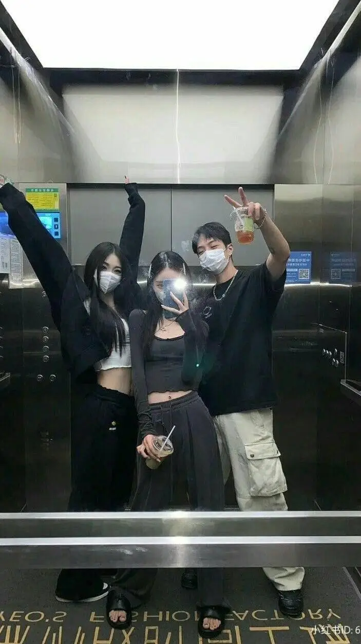 ai character: sibling core!  background