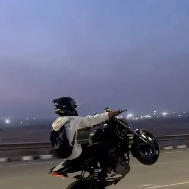 chat with ai character: Daniel, tu novio