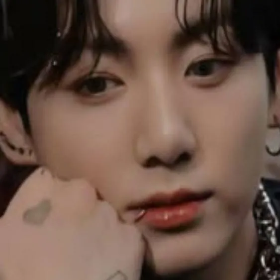 chat with ai character: Jungkook 