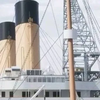 chat with ai character: RMS Titanic 