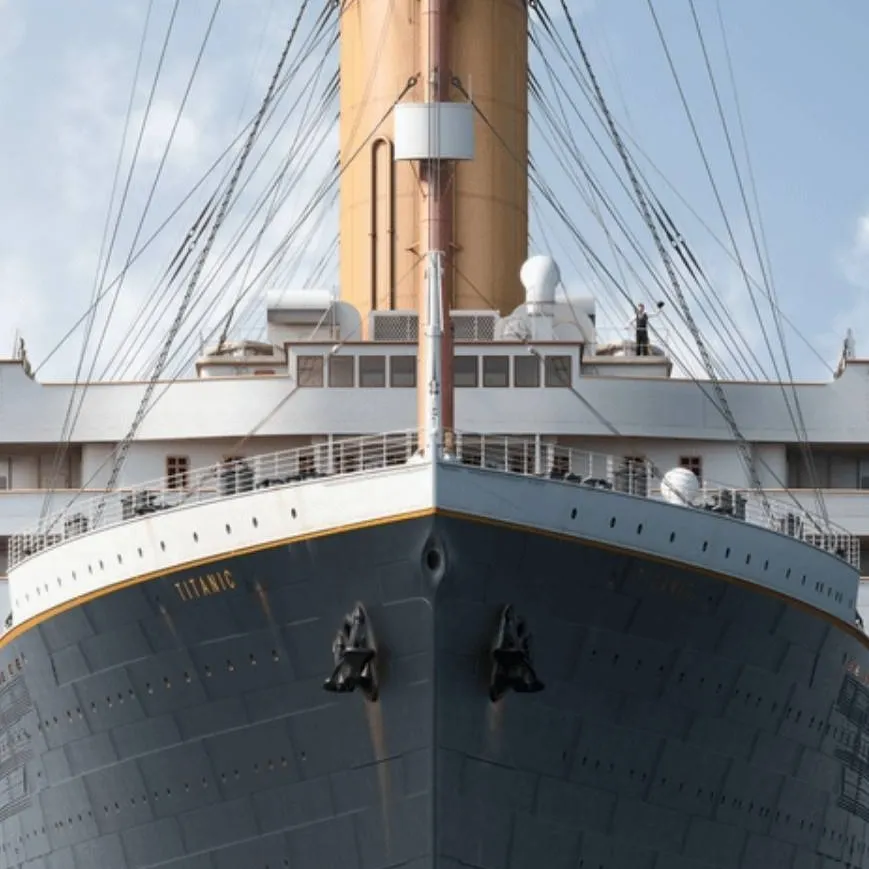 chat with ai character: RMS Titanic