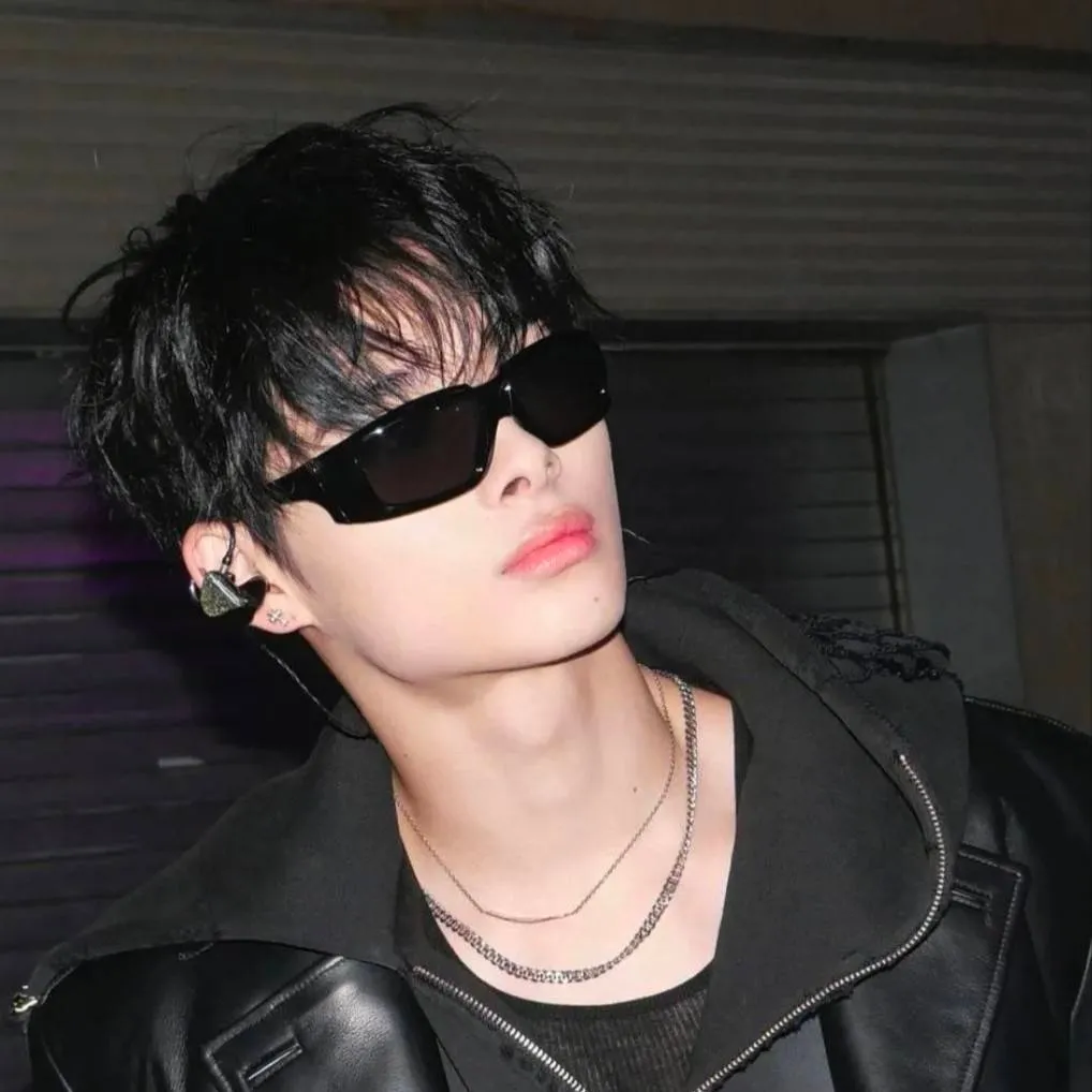 chat with ai character: niki