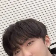 chat with ai character: changbin 