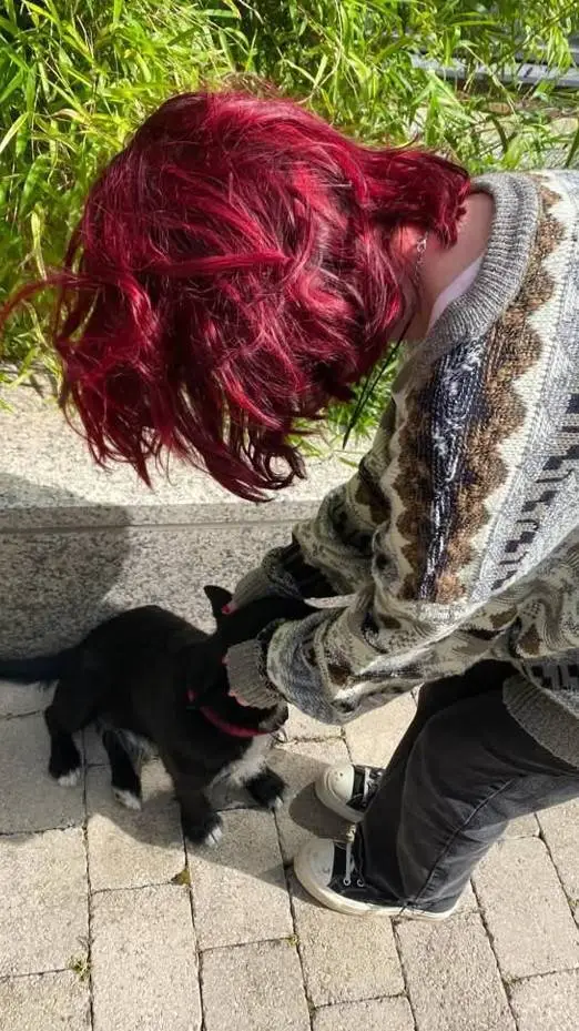 ai character: Atí-sempai background