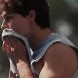 chat with ai character: Noah beck