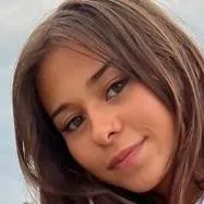 chat with ai character: sophie