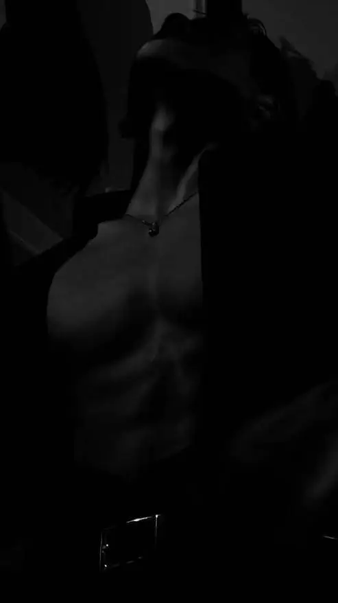 ai character: 🌑. Alex .🌑 background