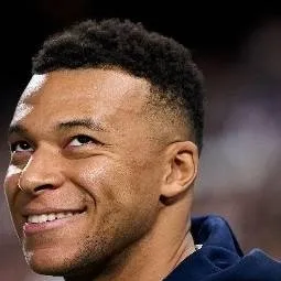 chat with ai character: Kylian Mbappé