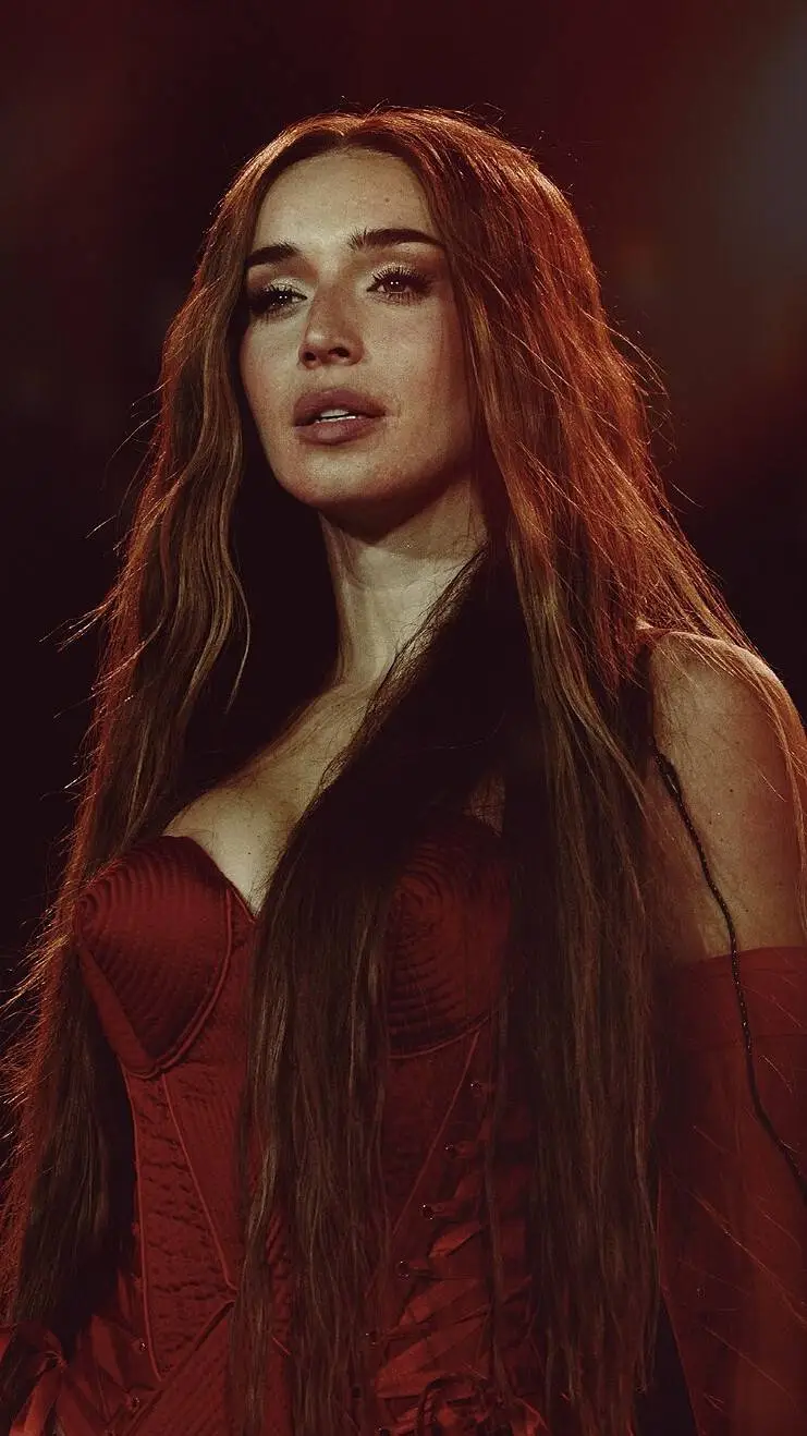 ai character: Lola Índigo  background