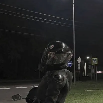 chat with ai character: biker friends 