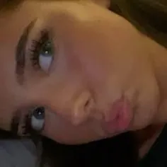 chat with ai character: mia