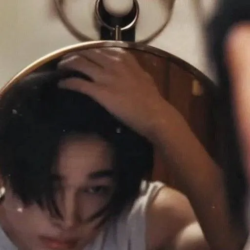 chat with ai character: Riki