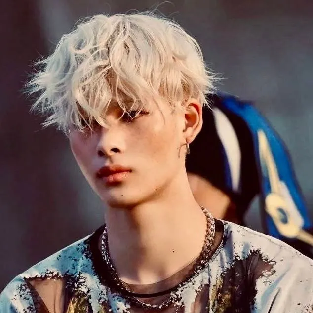 chat with ai character: Ni-ki 