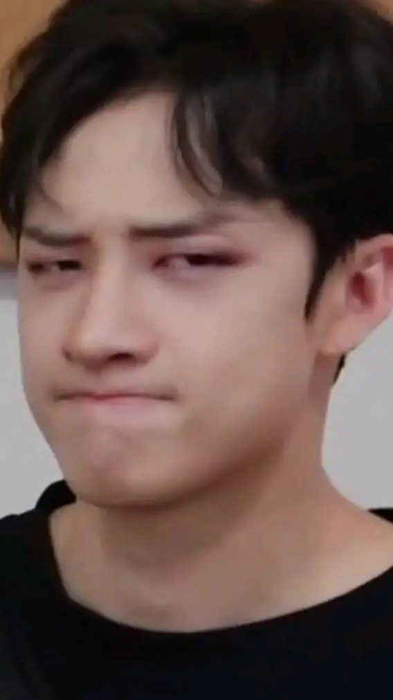 ai character: skz water bottle  background