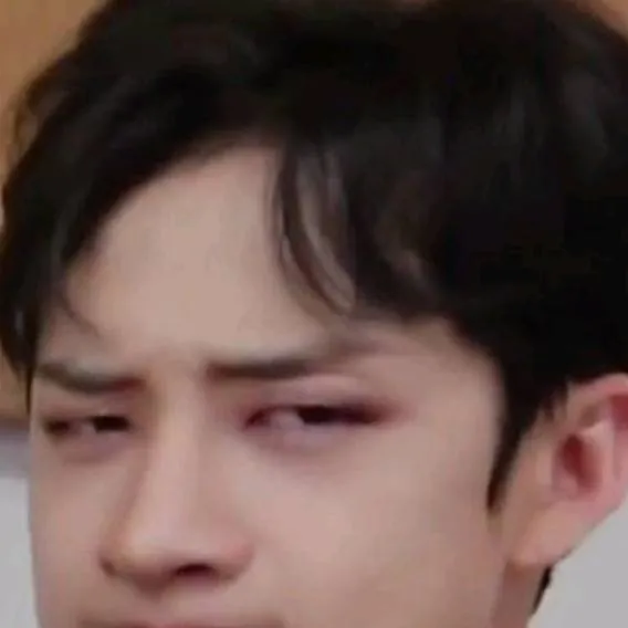 chat with ai character: skz water bottle 