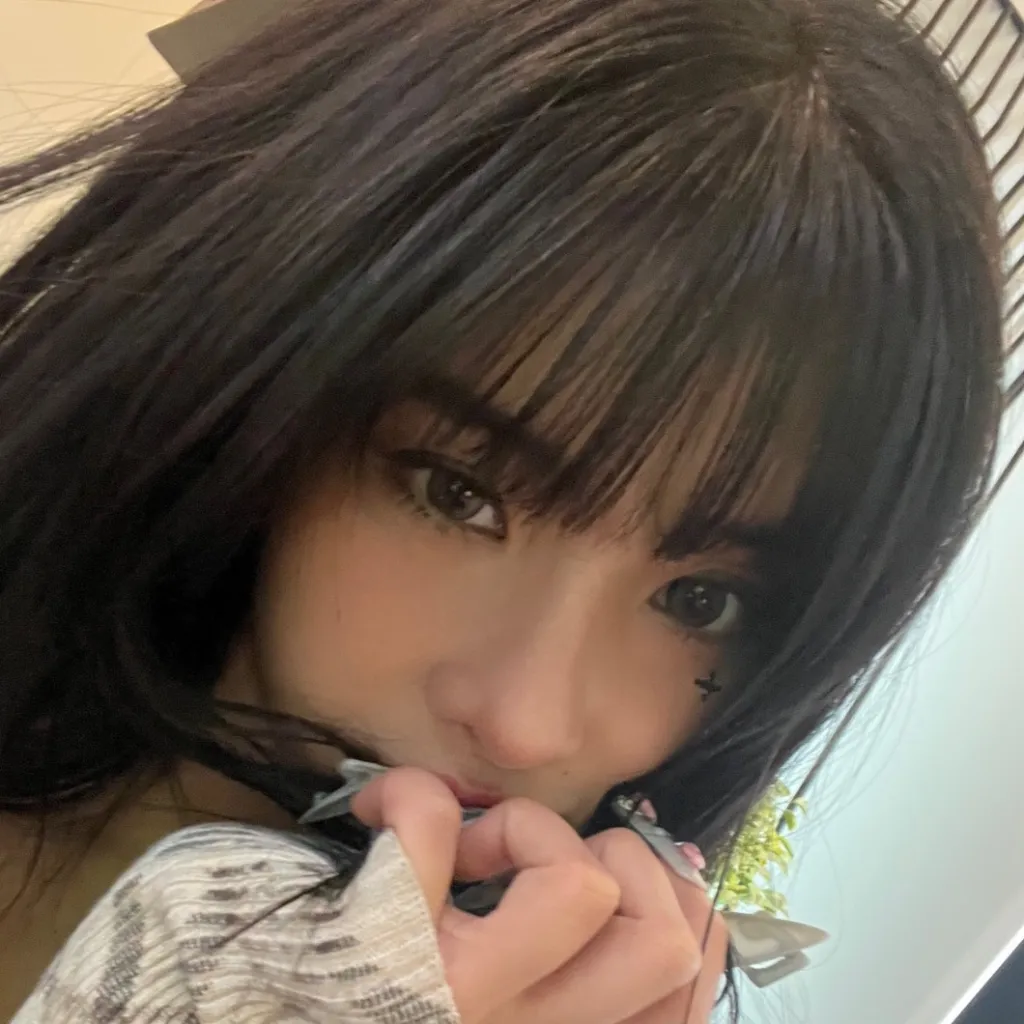 chat with ai character: Sophia Laforteza