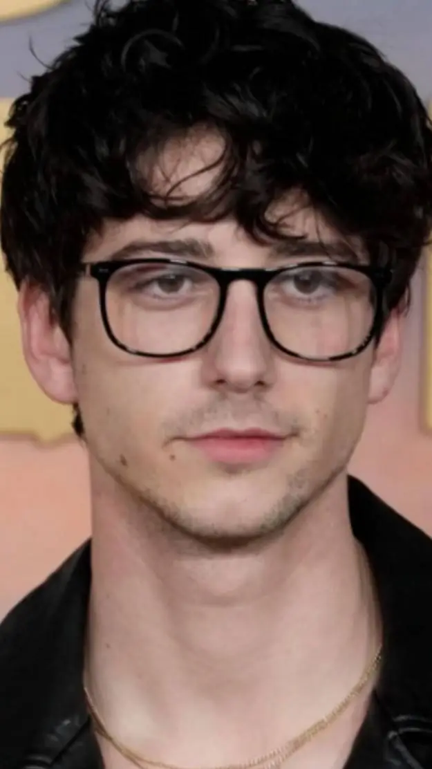 ai character: Milo background