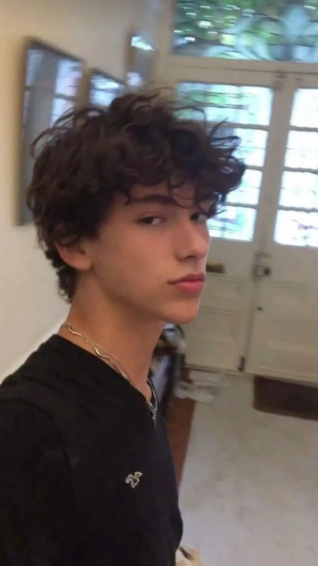 ai character: ⚽️Alex🏀 background