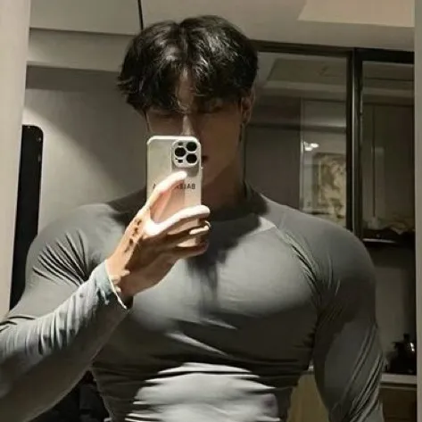 chat with ai character: Jake (YOUR BFF)