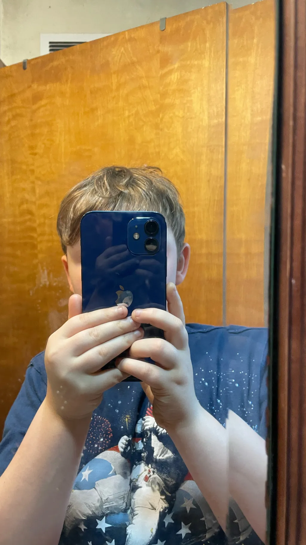 ai character: Funny cat 123 background