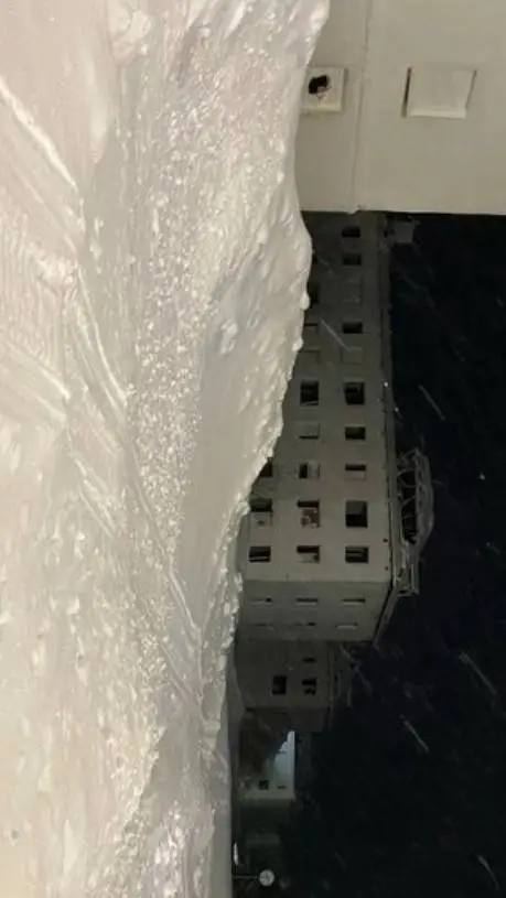 ai character: Вайб зимы  background