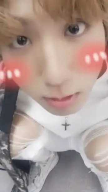 ai character: 𝙷𝚊𝚗 𝙹𝚒𝚜𝚞𝚗𝚐★ background