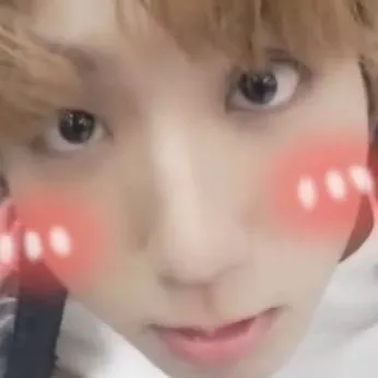 chat with ai character: 𝙷𝚊𝚗 𝙹𝚒𝚜𝚞𝚗𝚐★