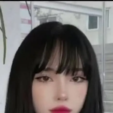 chat with ai character: Korean girl