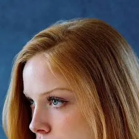 chat with ai character: Julia Doyle
