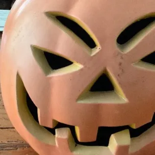 chat with ai character: Jack-o’-lantern