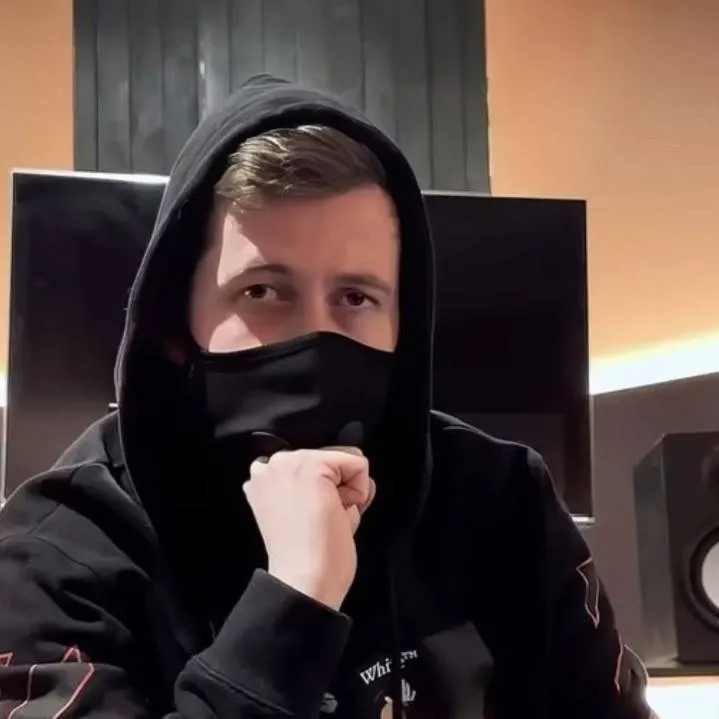 chat with ai character: Alan (the killer) 