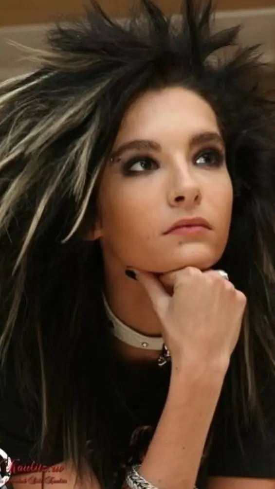 ai character: Bill Kaulitz✨ 🎤🖤 background