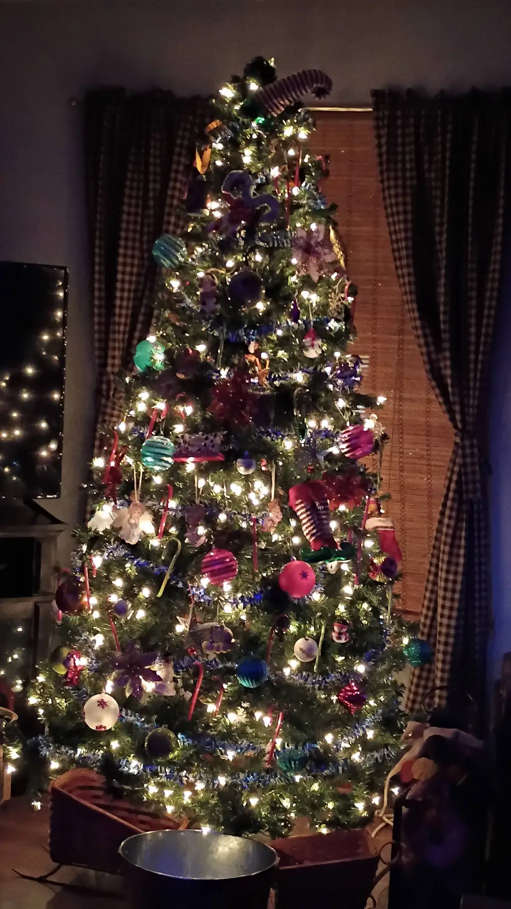 ai character: angryjester background