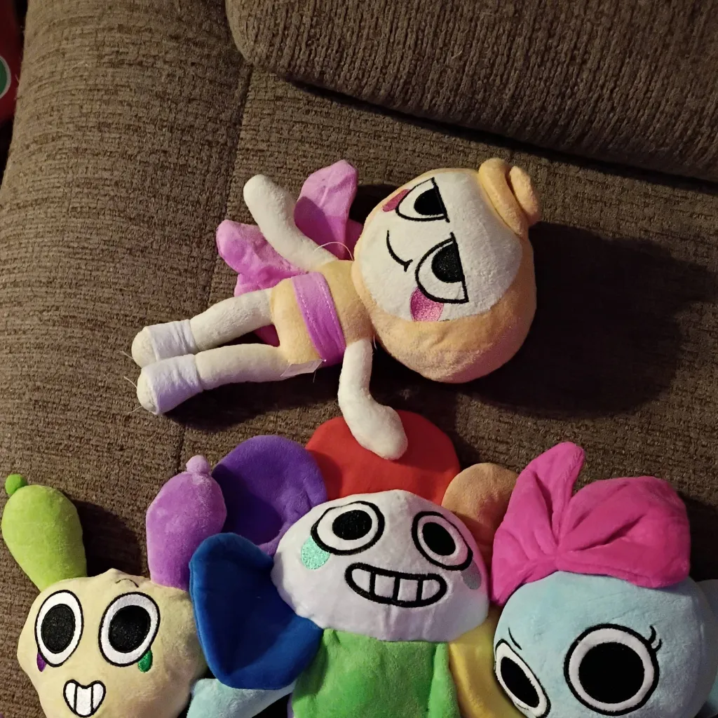 chat with ai character: scraps