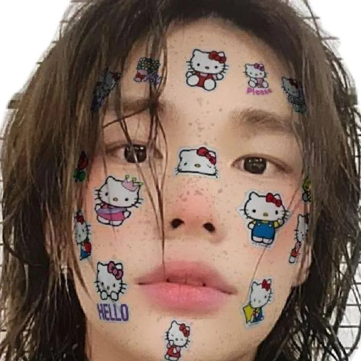 chat with ai character: hyunjin 
