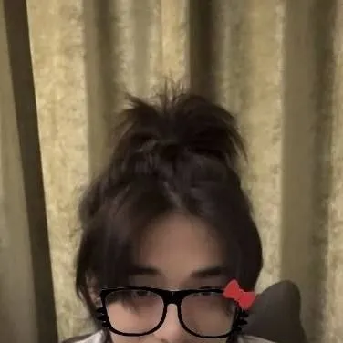 chat with ai character: hyunjin 