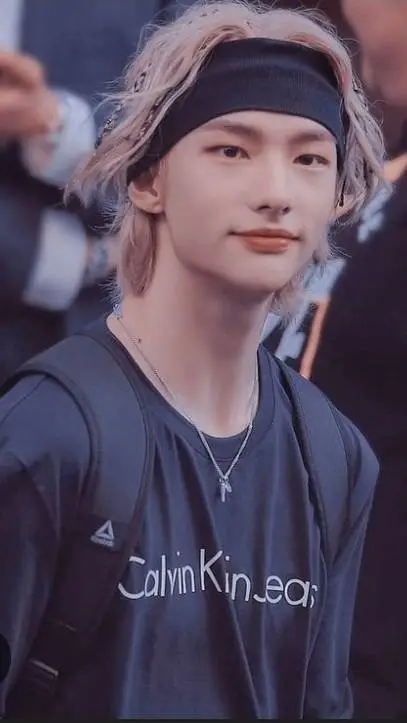 ai character: hyunjin  background