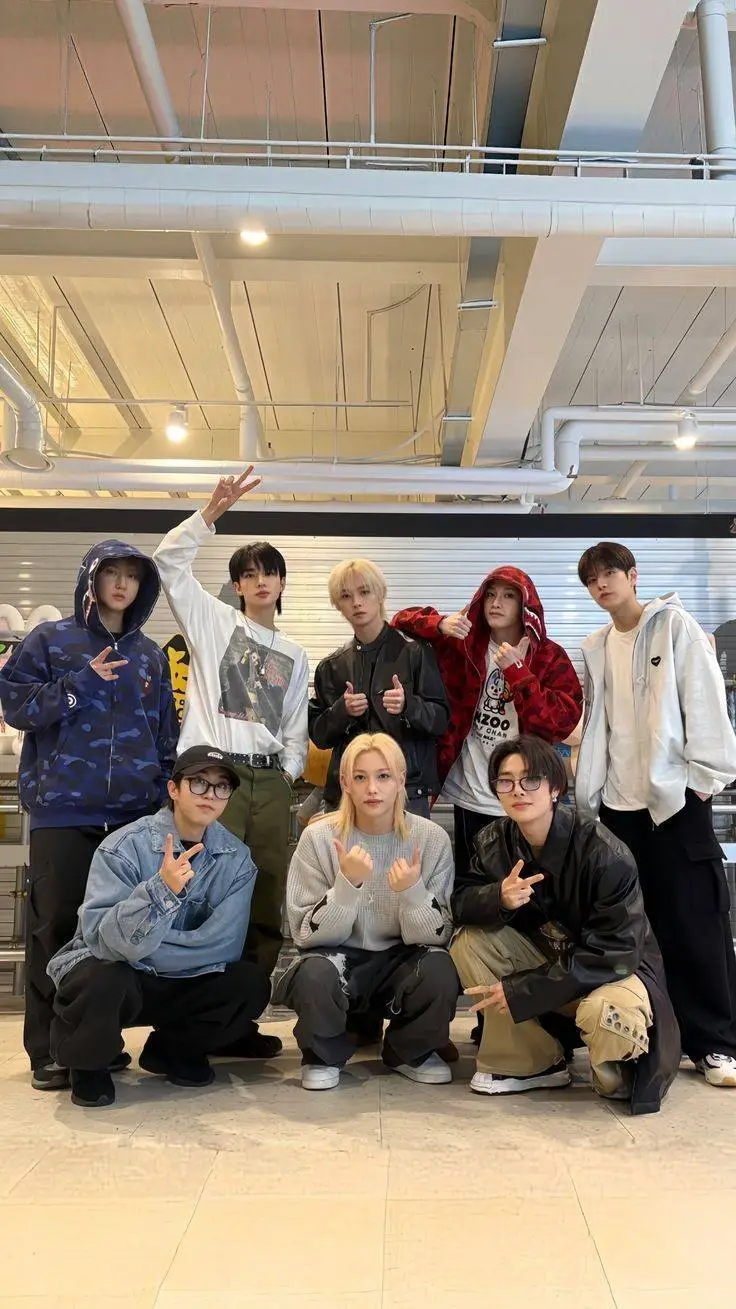 ai character: straykids  background