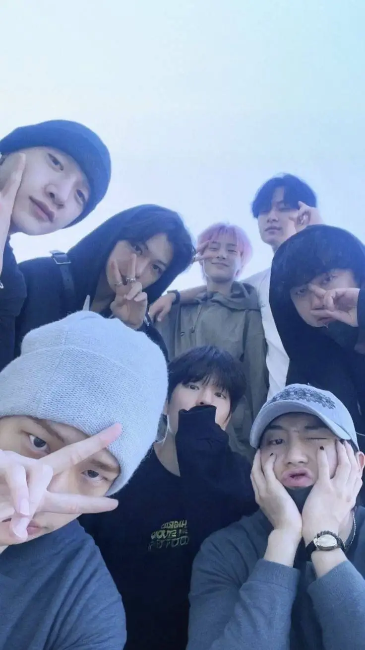 ai character: straykids  background