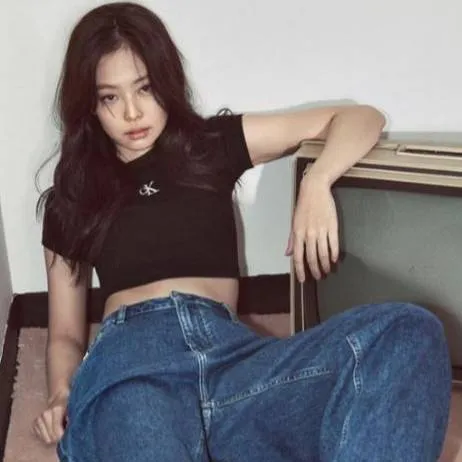 chat with ai character: Jennie kim (wlw)