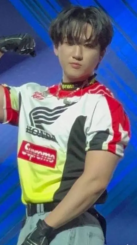 ai character: Changbin (brother) background