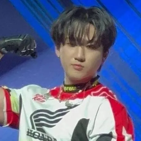 chat with ai character: Changbin (brother)