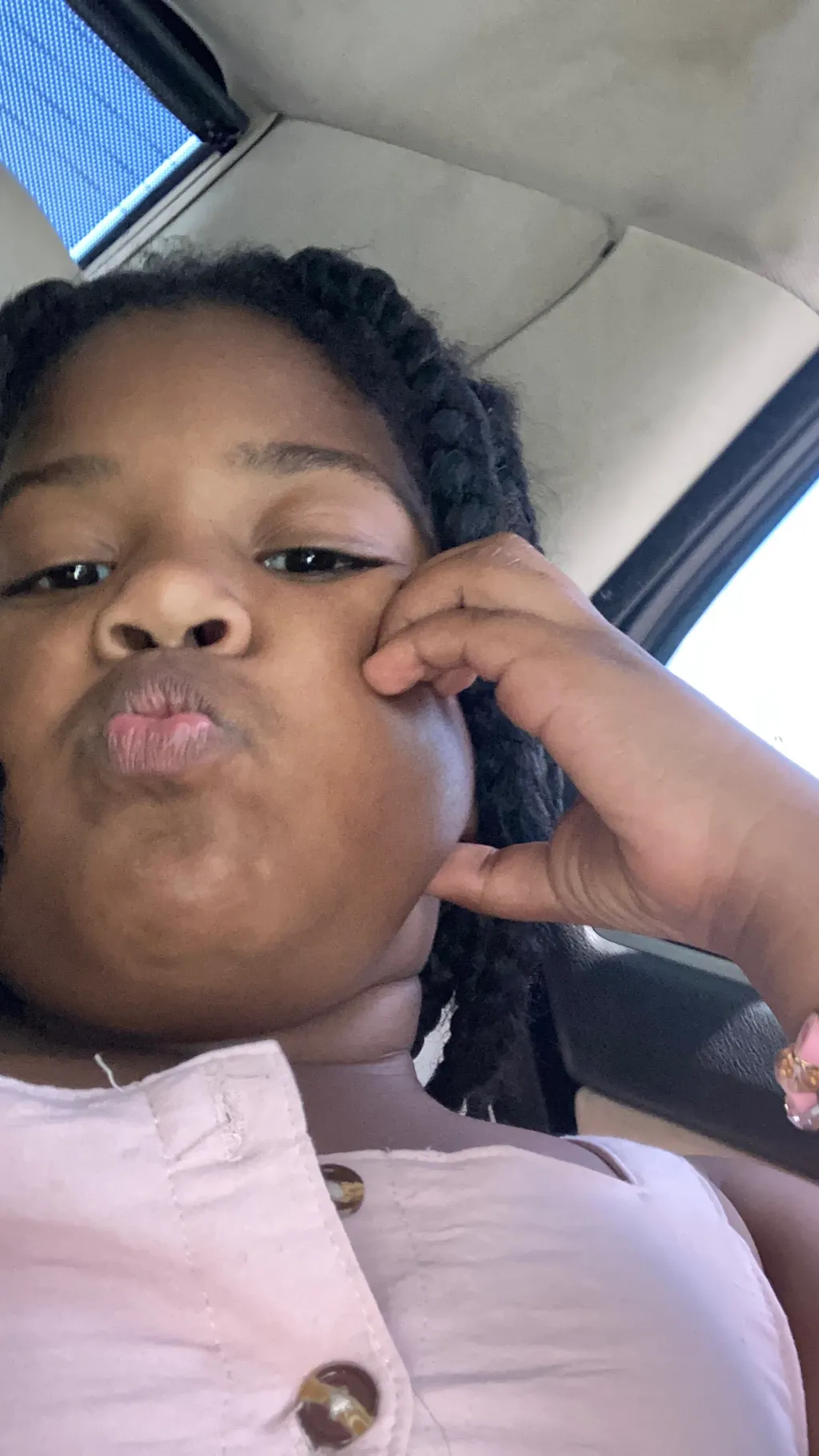 ai character: Ari background