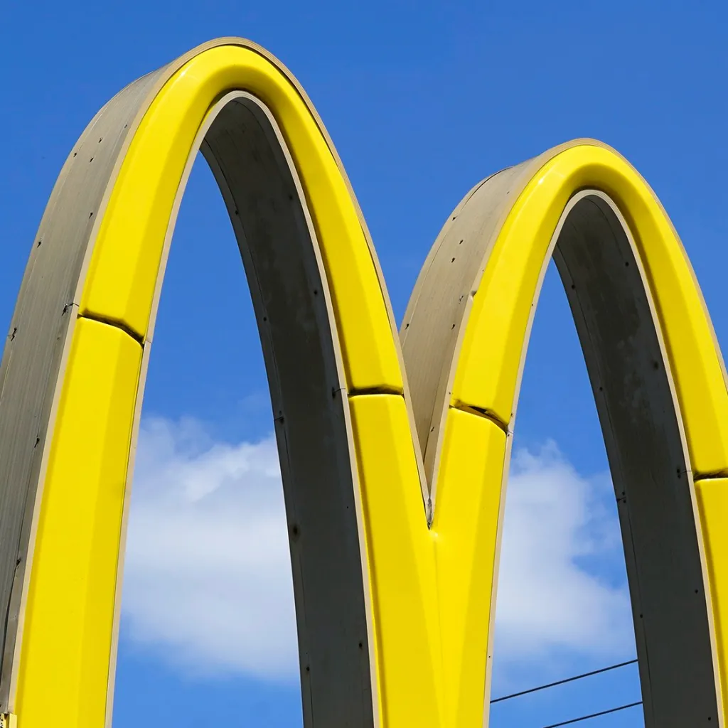 chat with ai character: McDonald's 